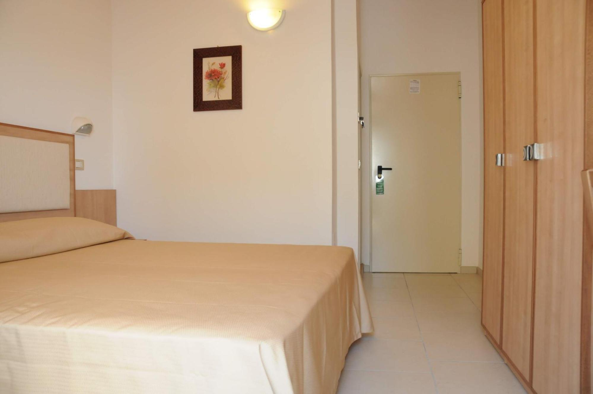 Hotel Saint Tropez Spa & Restaurant Lido Di Savio Phòng bức ảnh