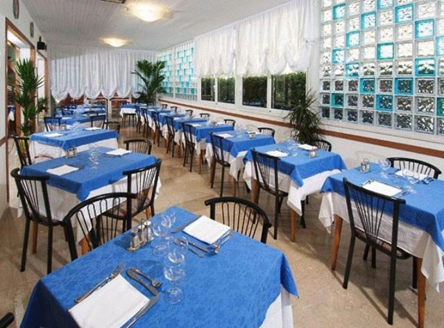 Hotel Saint Tropez Spa & Restaurant Lido Di Savio Ngoại thất bức ảnh