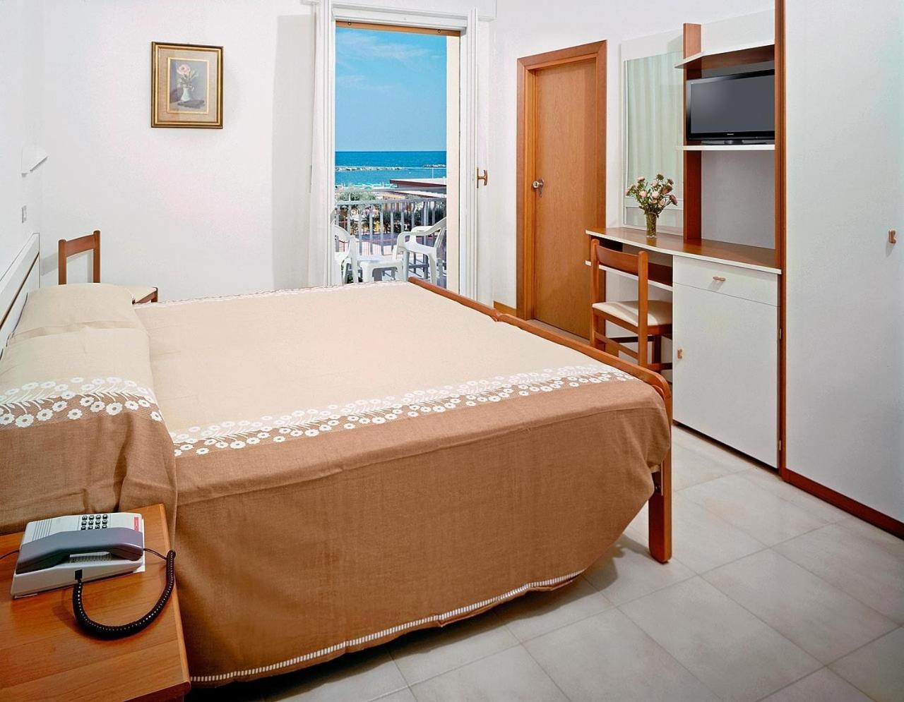 Hotel Saint Tropez Spa & Restaurant Lido Di Savio Ngoại thất bức ảnh