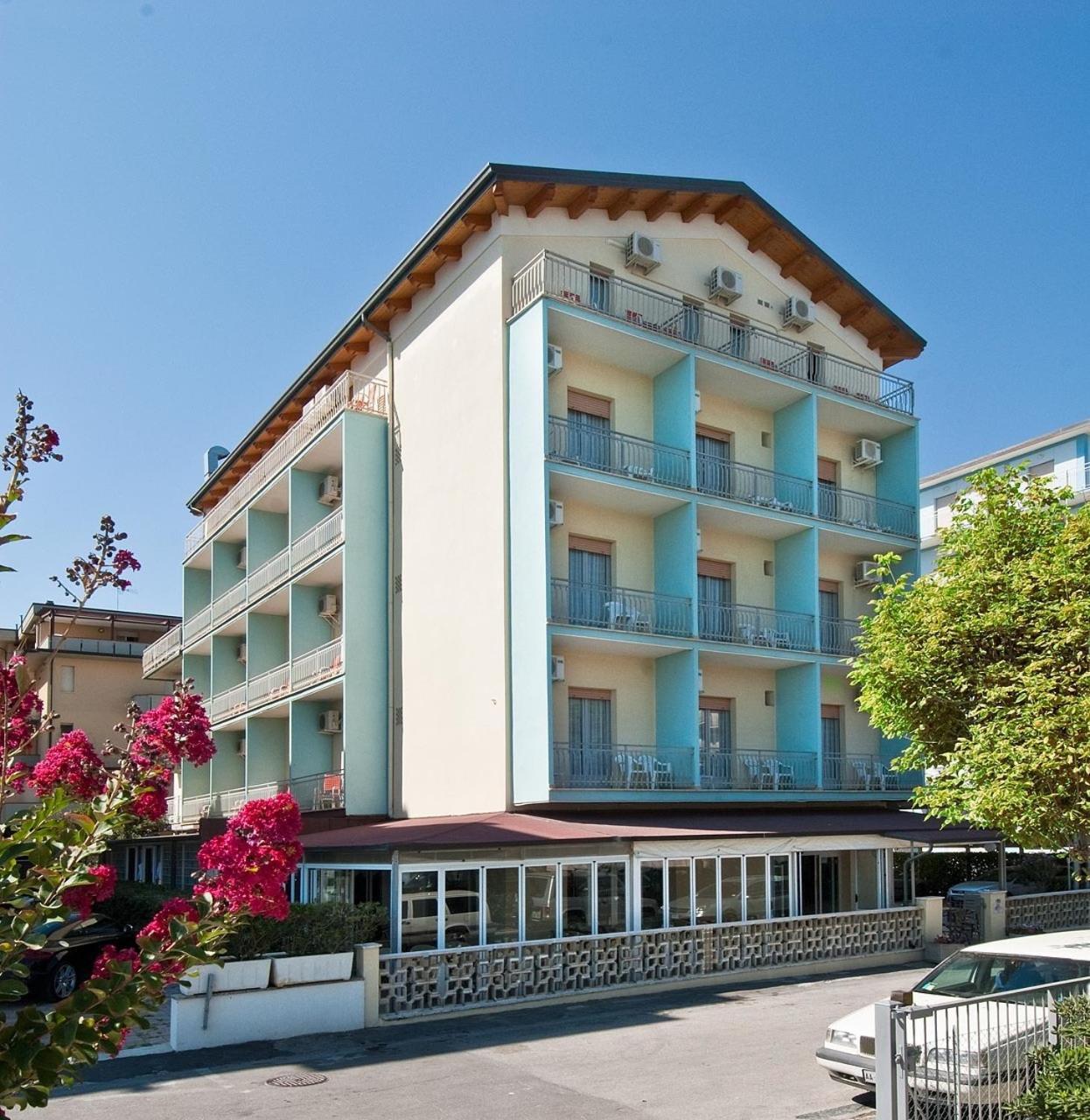 Hotel Saint Tropez Spa & Restaurant Lido Di Savio Ngoại thất bức ảnh
