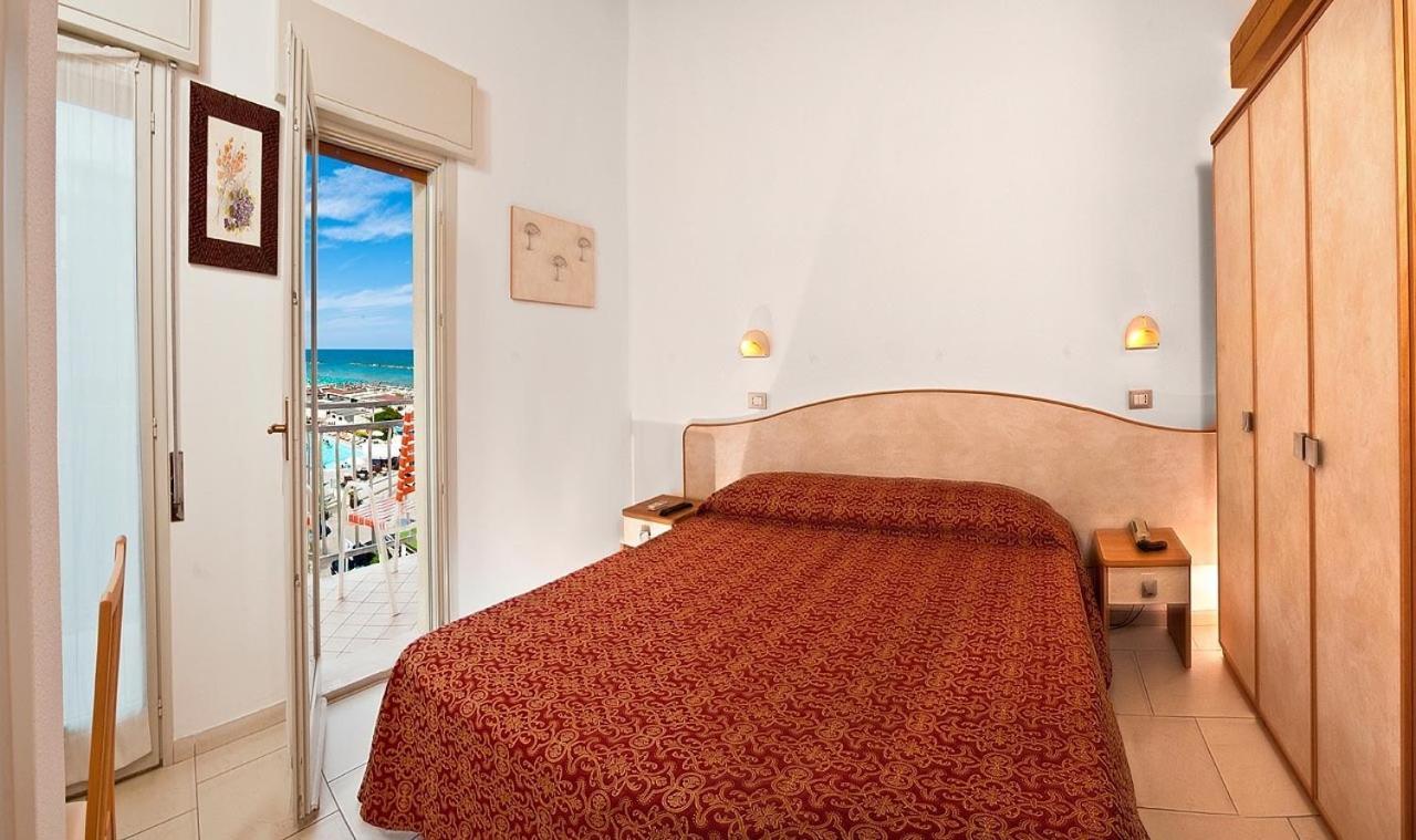 Hotel Saint Tropez Spa & Restaurant Lido Di Savio Phòng bức ảnh